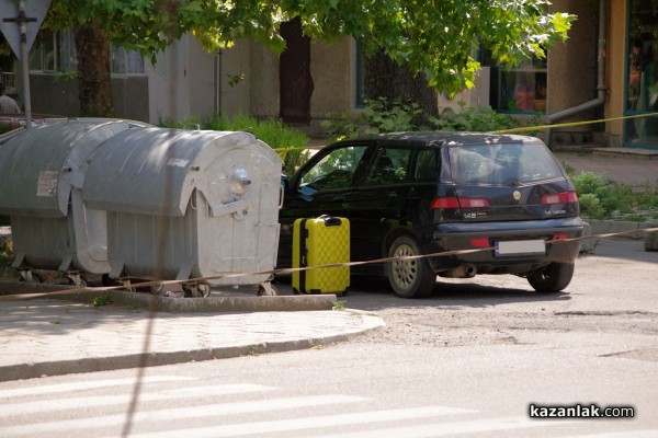 Куфар вдигна на крак Полицията в Казанлък