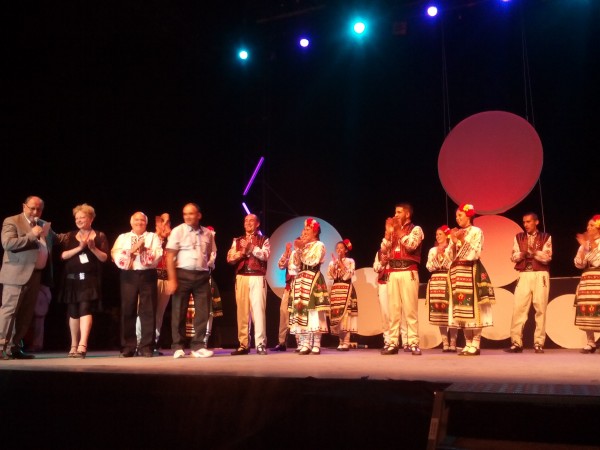 Стивън Ласкут за “Детелини“: “Когато играете, сцената Ви обича!“