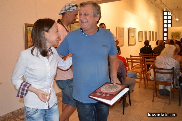 Меглена Първин представя в книга Казанлъшката тракийска гробница