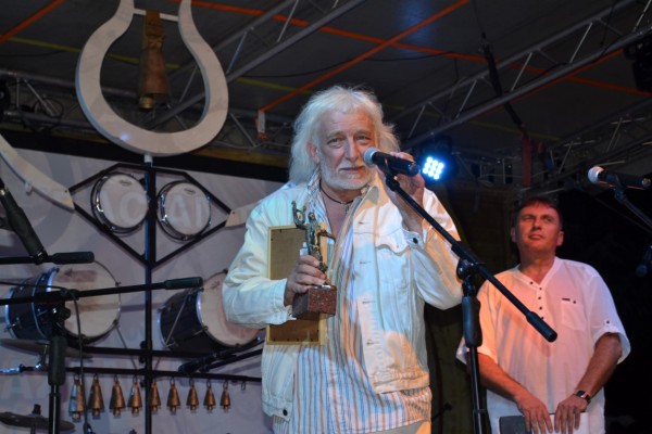 Кметът Галина Стоянова откри 10-те Празници в Долината на тракийските царе, „Чинари“ и „Дивинитас“ взривиха сцената