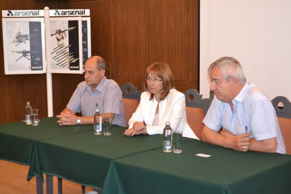 Руската делегация от Толияти  посети „Арсенал“ АД