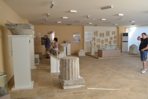 Лапидариум и кът за деца откри кметът Галина Стоянова в ИМ „Искра“