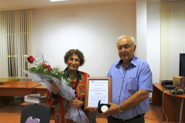 Журналистката от Павел баня Йорданка Трополова бе отличена със “Златно перо“ на СБЖ