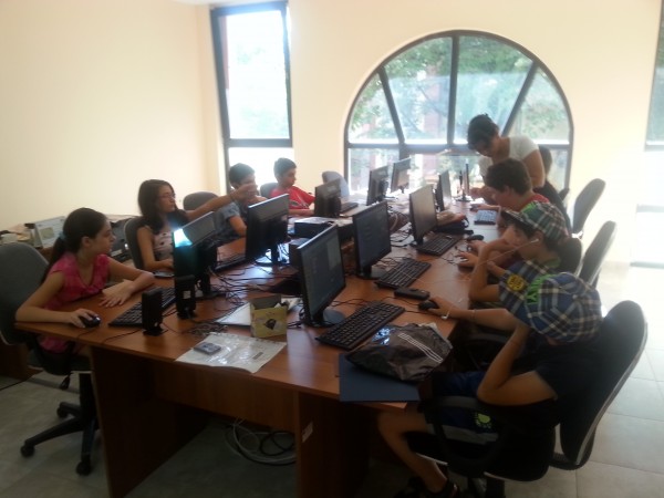 Детската академия по програмиране започна записване