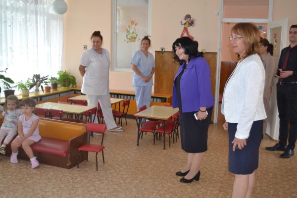 Община Казанлък получи чек от 653 хиляди лева по Норвежкия механизъм