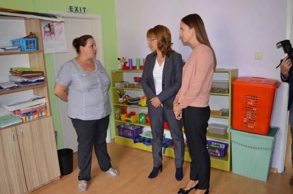 Ева Паунова: Промяната в Казанлък, благодарение на успешното усвояване на европейски средства, е видна още от входа на града