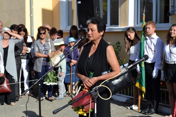 Казанлъшките училища посрещаха Първия учебен ден с много деца и добро настроение