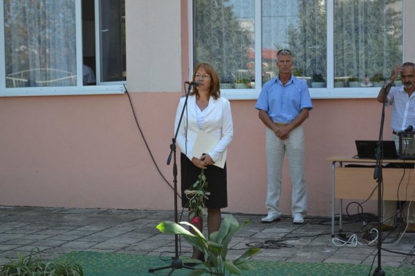 Казанлъшките училища посрещаха Първия учебен ден с много деца и добро настроение