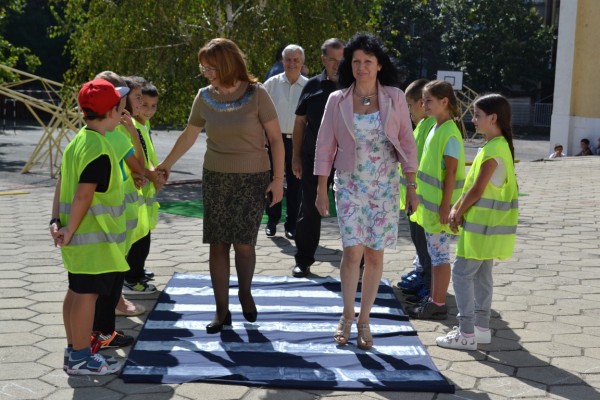 Кметът на Община Казанлък, Галина Стоянова присъства на представянето на книгата „Всеки живот си заслужава“