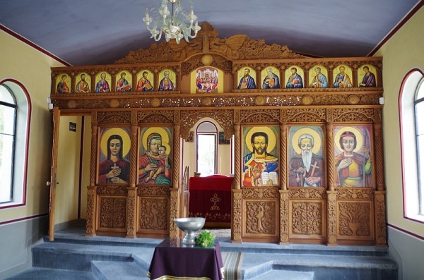 Осветиха новия параклис в Гробищния парк на Казанлък