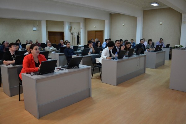 Съветниците на Казанлък получиха почетни плакети  