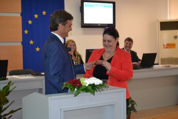 Съветниците на Казанлък получиха почетни плакети  