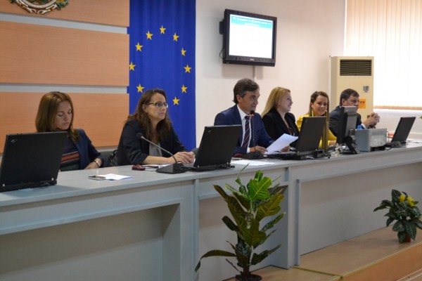 Съветниците на Казанлък получиха почетни плакети  