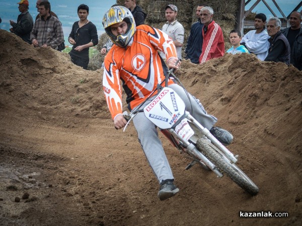 Близо 100 участника в Ендуро-X Alba Damascena