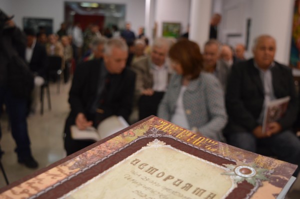 Инициативен комитет за създаване на паметна плоча на химнa на 23-ти Пехотен шипченски полк бе учреден в Казанлък