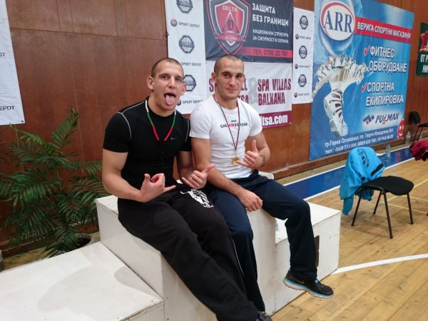 Казанлъшки ММА бойци с титли на републиканско (видео и снимки)