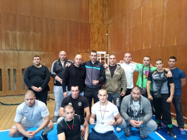 Казанлъшки ММА бойци с титли на републиканско (видео и снимки)