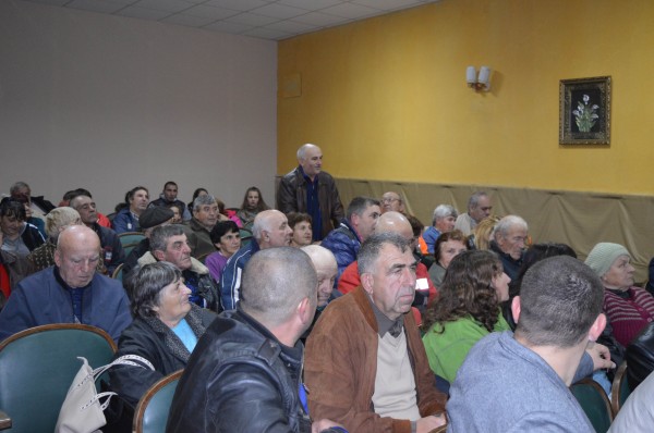  Кметът на с. Горно Изворово Надежда Пенчева ще продължи социалната си политика към самотно живеещи и болни хора