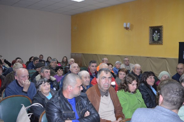  Кметът на с. Горно Изворово Надежда Пенчева ще продължи социалната си политика към самотно живеещи и болни хора