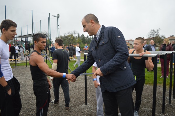 Цветан Цветанов и Галина Стоянова дадоха началото на двудневен спортен празник, организиран от ГЕРБ-Казанлък