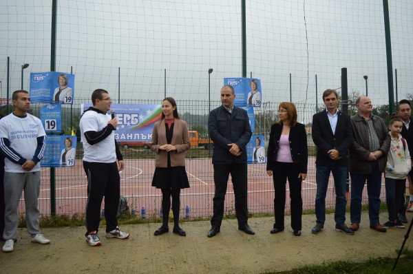 Цветан Цветанов и Галина Стоянова дадоха началото на двудневен спортен празник, организиран от ГЕРБ-Казанлък