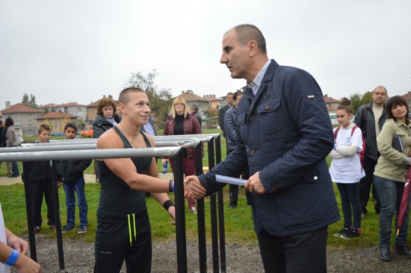 Цветан Цветанов и Галина Стоянова дадоха началото на двудневен спортен празник, организиран от ГЕРБ-Казанлък