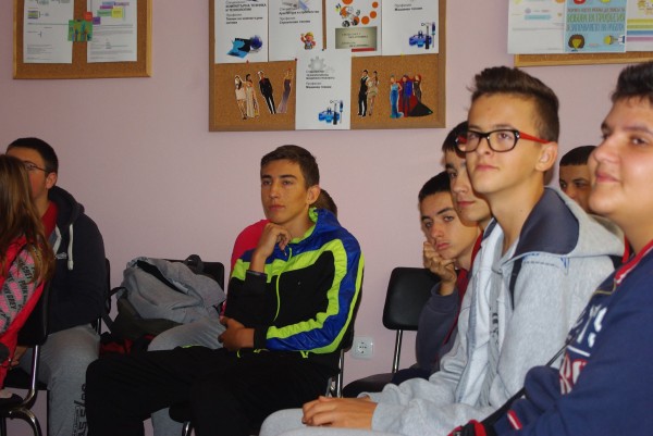 ПГ “Иван Хаджиенов” участник в инициативата на УНИЦЕФ