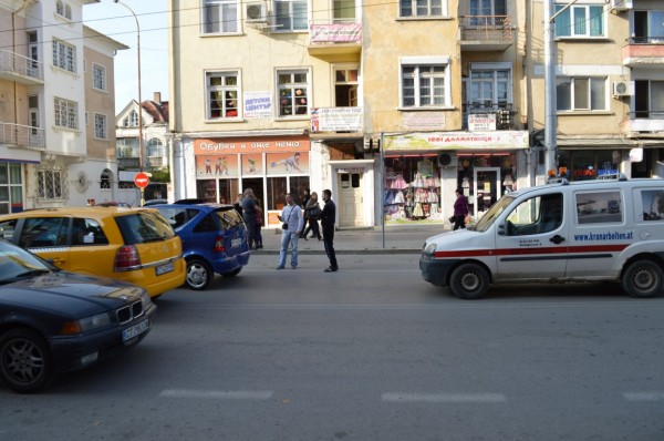 Катастрофа заради пешеходна пътека, виновникът избяга