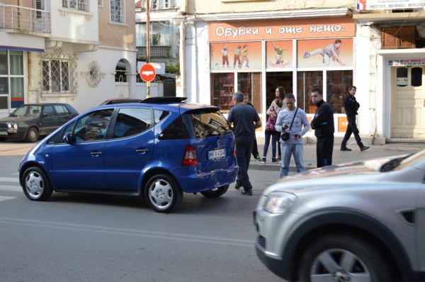 Катастрофа заради пешеходна пътека, виновникът избяга