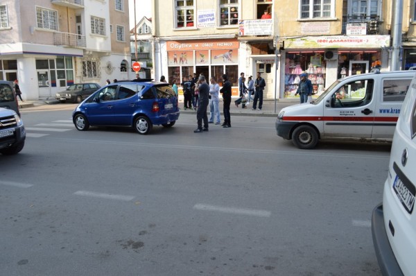 Катастрофа заради пешеходна пътека, виновникът избяга