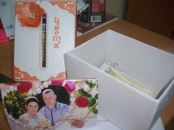 Добрите хора: Младоженци направиха дарение за децата на Казанлък