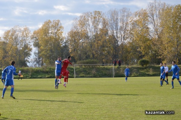 Съдийска тесла съсече розите в 92-ата минута (снимки)