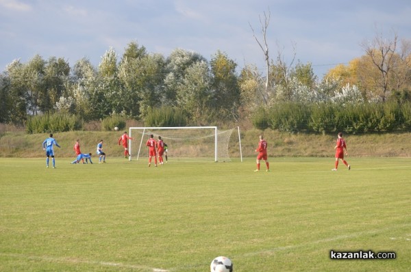 Съдийска тесла съсече розите в 92-ата минута (снимки)