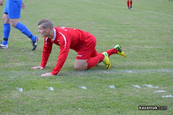 Съдийска тесла съсече розите в 92-ата минута (снимки)