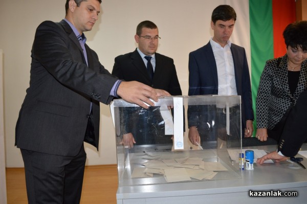 Старейшините Дочев, Ибушев и Влайков съветваха новите старейшини в Общинския съвет