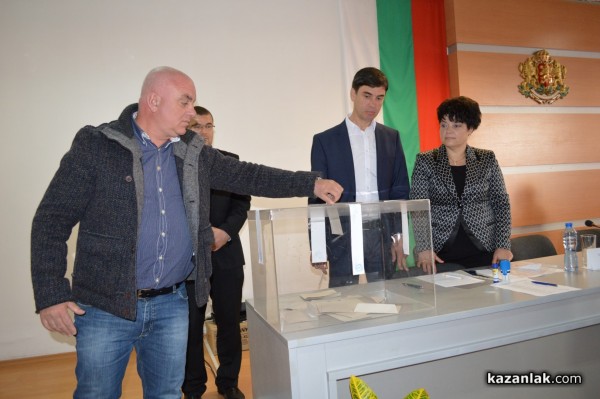 Старейшините Дочев, Ибушев и Влайков съветваха новите старейшини в Общинския съвет