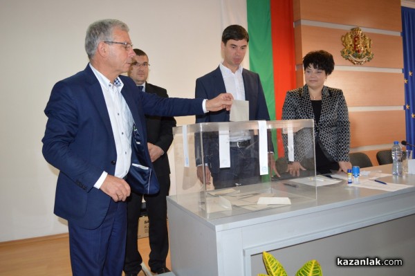 Старейшините Дочев, Ибушев и Влайков съветваха новите старейшини в Общинския съвет