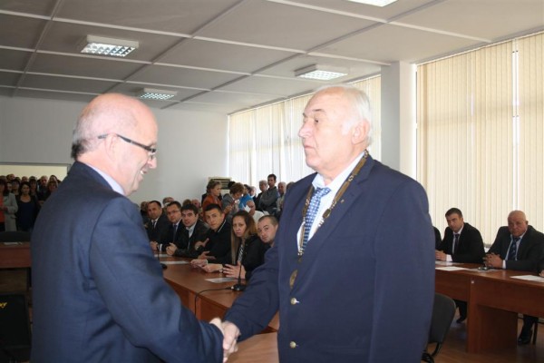 Павел баня започва мандата с патова ситуация и без избран председател на ОбС