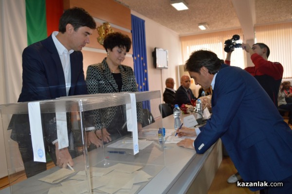 Старейшините Дочев, Ибушев и Влайков съветваха новите старейшини в Общинския съвет