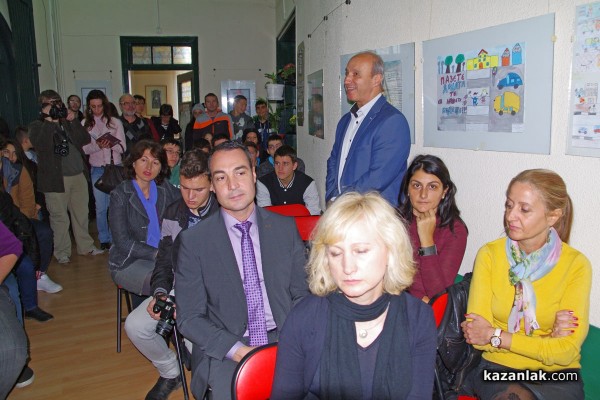 Общинска библиотека “Искра“ впечатли с нови технологии