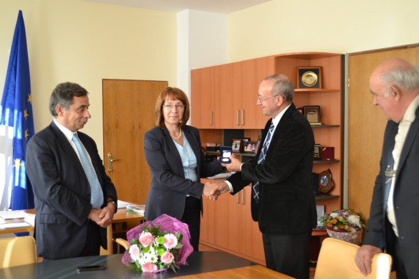 БТПП отличи кмета на община Казанлък Галина Стоянова с юбилеен медал