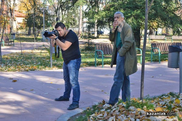 Казанлъшки фотограф подава ръка към Диан Костов