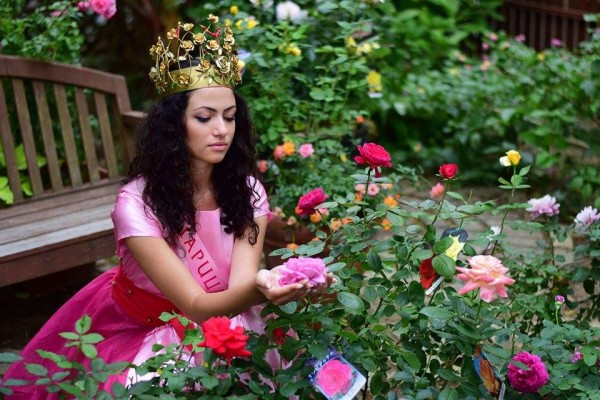 Днес ви срещаме с...Цветелина Иванова - Царица Роза 2015