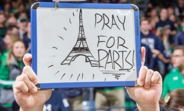 Казанлък се включва в почитането на жертвите от атентатите в Париж с едноминутно мълчание / Новини от Казанлък