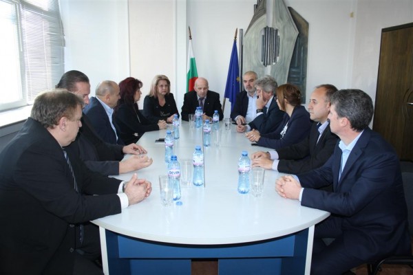 Кметовете обсъдиха сигурността в областта / Новини от Казанлък