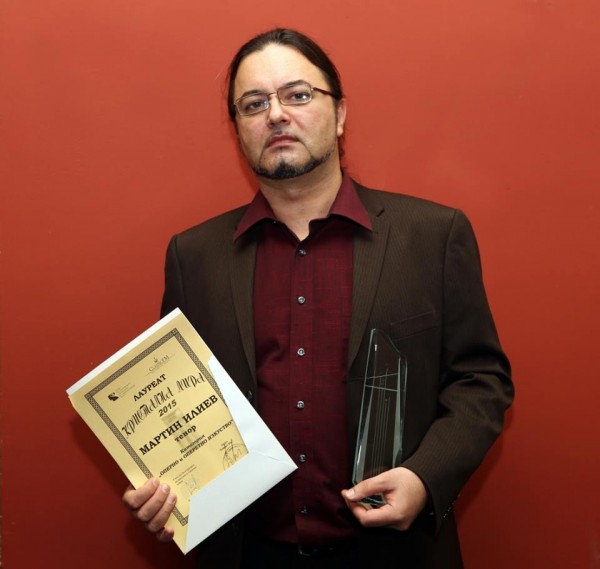 “Кристална лира“ за 2015-а получи казанлъшки тенор / Новини от Казанлък