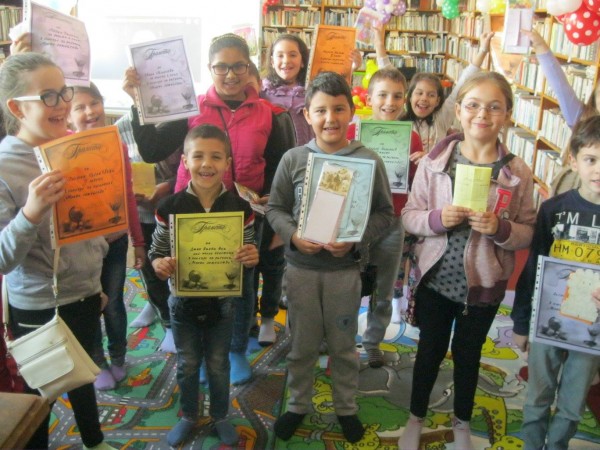 Децата на Копринка празнуваха Деня на християнското семейство / Новини от Казанлък