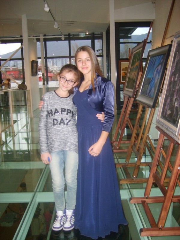 15 престижни награди за пианистите на Казанлък от Осмия фестивал-конкурс “ С крилете на музиката”.