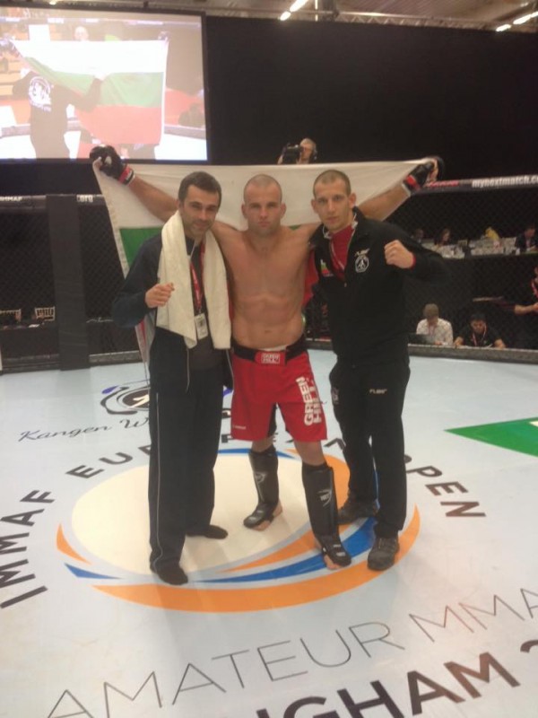 Сребро и бронз за казанлъшките ММА бойци на Европейското в Бирмингам