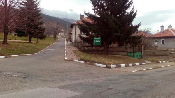 Почистиха Шипка в Деня на християнското семейство